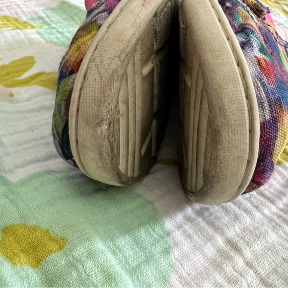 Rainbow TOMS shoes in size 8 (toddler) - Picture 6 of 11